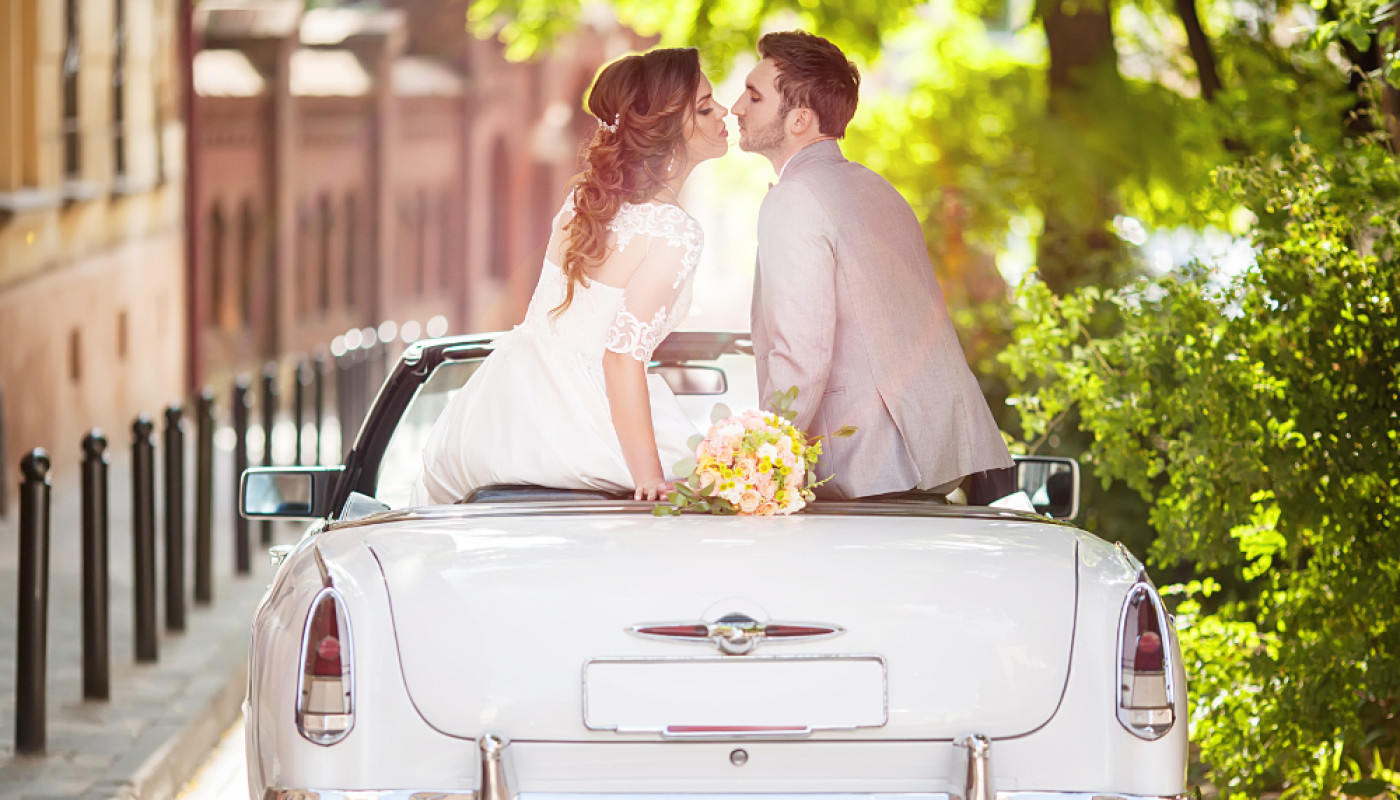 Mariage 2026 : réservez votre voiture vintage avec Méhariviera !
